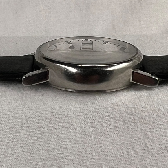 Mondaine Evo2 Big Date (New Leather Band, New Battery, Very Good Condition!) - Picture 7 of 16